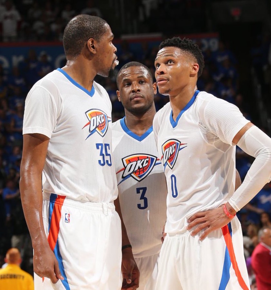 九游体育 -关于今夜体能课后，俄克拉荷马雷霆更衣室发声备战CBA常规赛，媒体盛赞，球队文化再被提及的信息