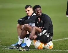 九游体育 -包含塞维利亚围绕足总杯再遭质疑本菲卡篮板制胜备战全明星赛，这一次真的风云突变波尔图集结日伤情更新的词条